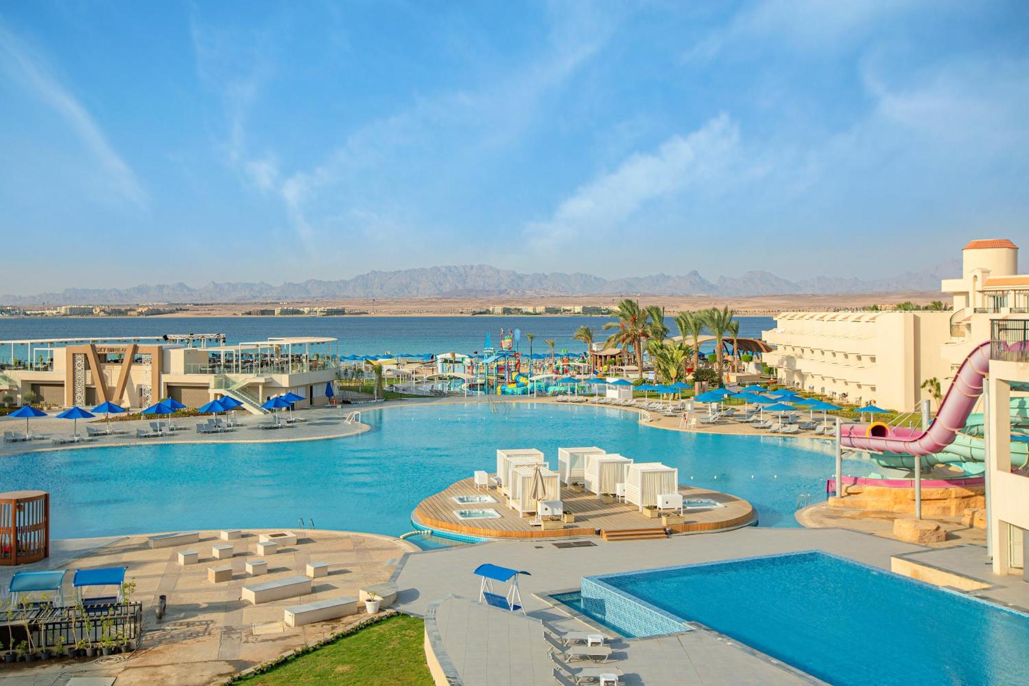 The V Luxury Resort Sahl Hasheesh ฮูร์กาดา ภายนอก รูปภาพ View of the resort