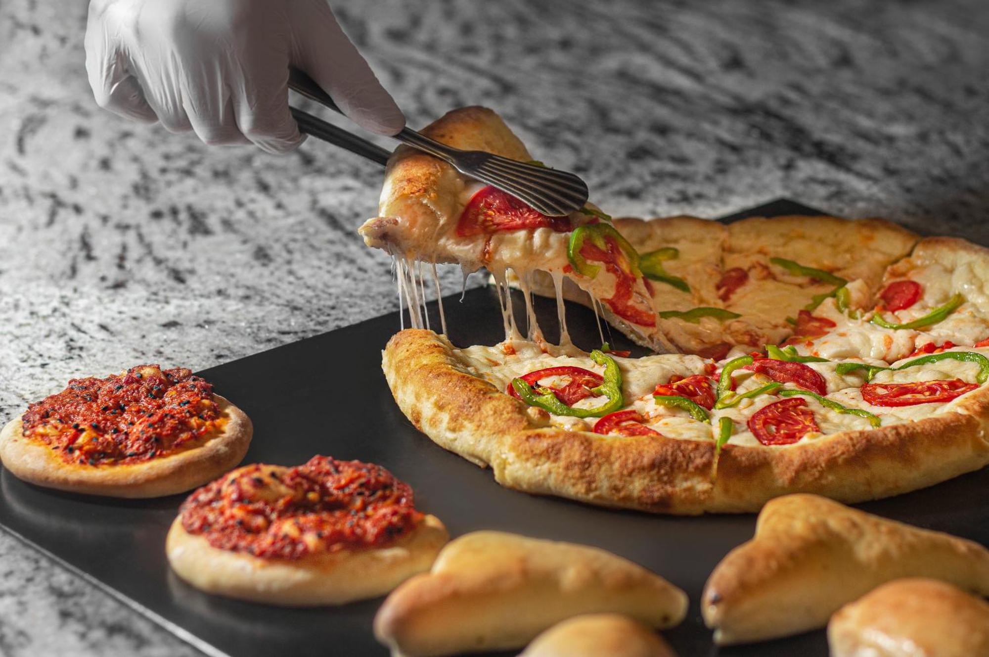 The V Luxury Resort Sahl Hasheesh ฮูร์กาดา ภายนอก รูปภาพ Pizza